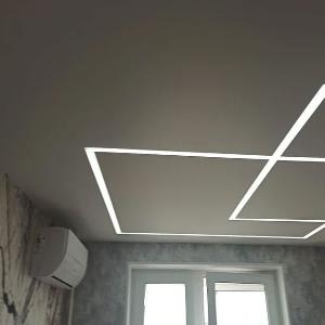 Натяжной потолок со световыми линиями (06)
