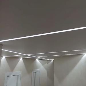 Натяжной потолок со световыми линиями (03)