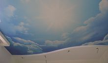 Двухуровневый потолок с фотопечатью "Небо" в гостиную 10 м²